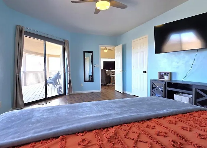 Cliff Views, Game Room, Boat Parking * Page